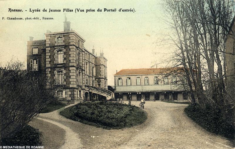 Roanne - Lycée de Jeunes Filles (Vue prise du portail d'entrée)