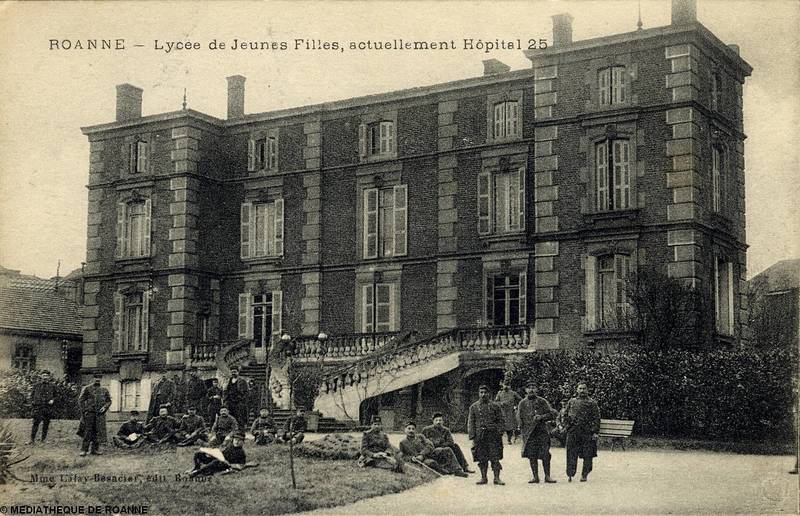 ROANNE - Lycée de Jeunes Filles, actuellement Hôpital 25