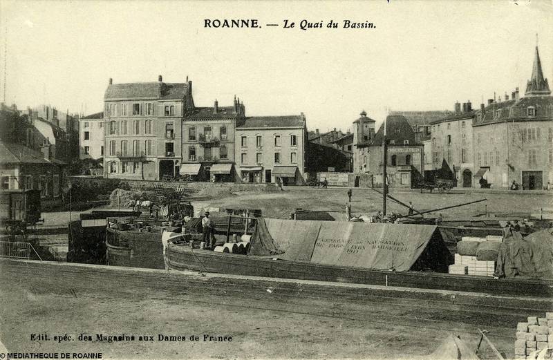 ROANNE - Le quai du bassin