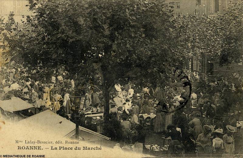 ROANNE - La Place du Marché