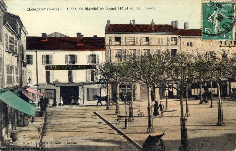 Roanne (Loire) - Place du Marché et Grand Hôtel du Commerce
