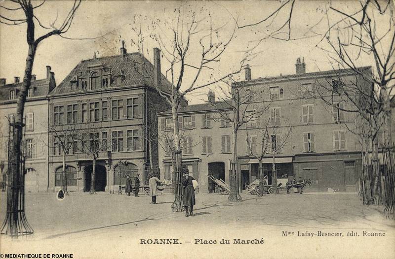 ROANNE - Place du Marché
