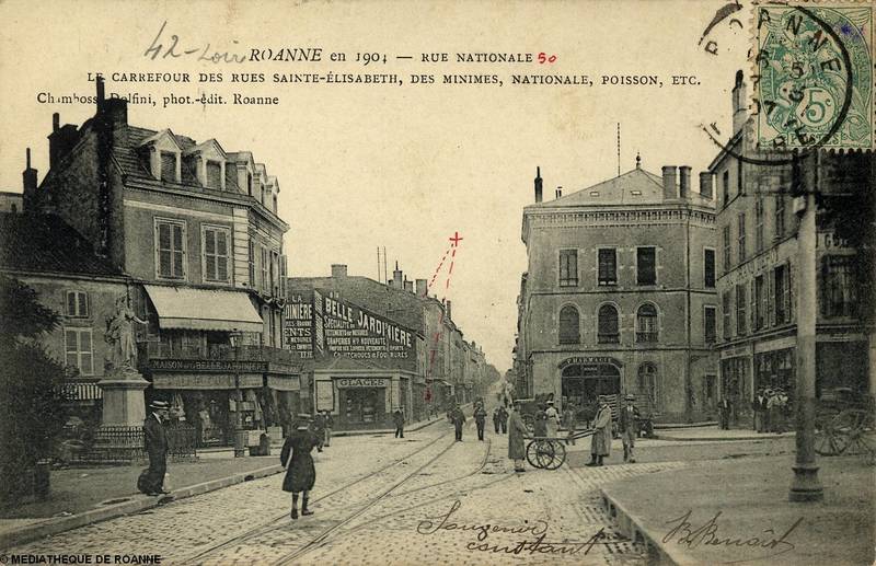 ROANNE en 1904 - Rue Nationale - Le carrefour des rues Sainte-Elisabeth, des Minimes, Nationale, Poisson, etc.