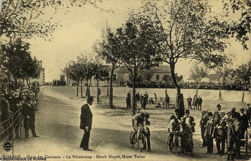 Roanne - Place des cerisiers - Le vélodrome - Match Dupré, Major Tailor
