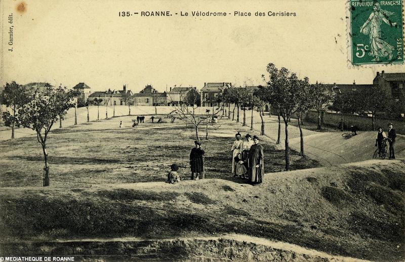 Roanne - Le vélodrome - Place des Cerisiers