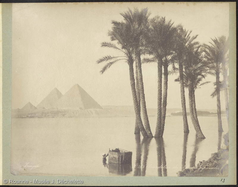 Inondation du Nil aux pyramides