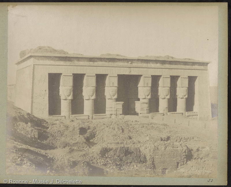 Extérieur temple Athor Denderah