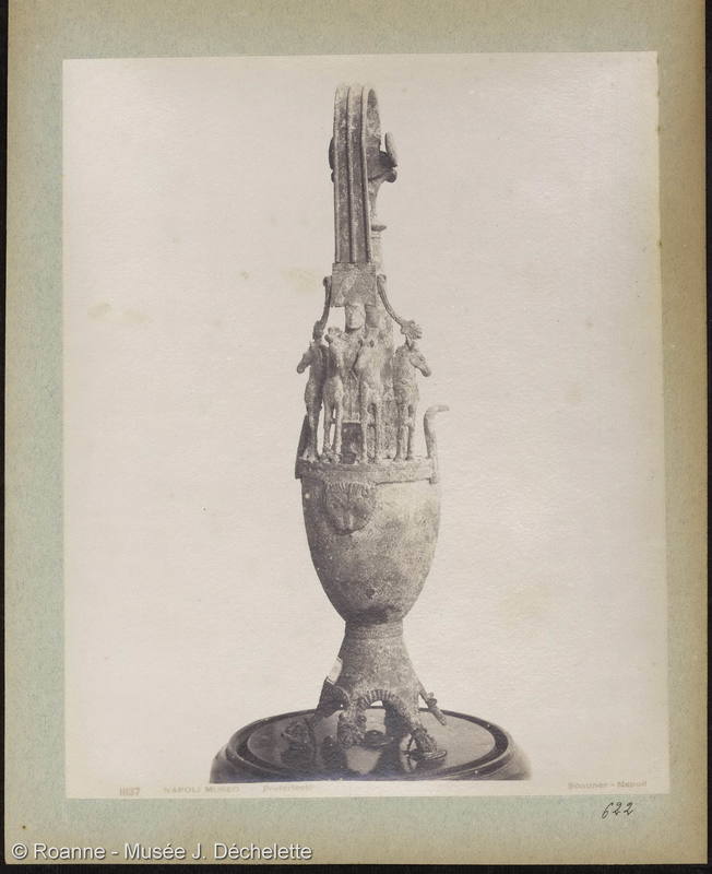 NAPOLI MUSEO Prefericolo (Vase en bronze)
