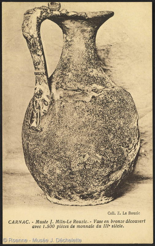 Carnac - Musée J. Miln - Le Rouzic - Vase en bronze découvert avec 1500 pièces de monnaie du IIIe siècle