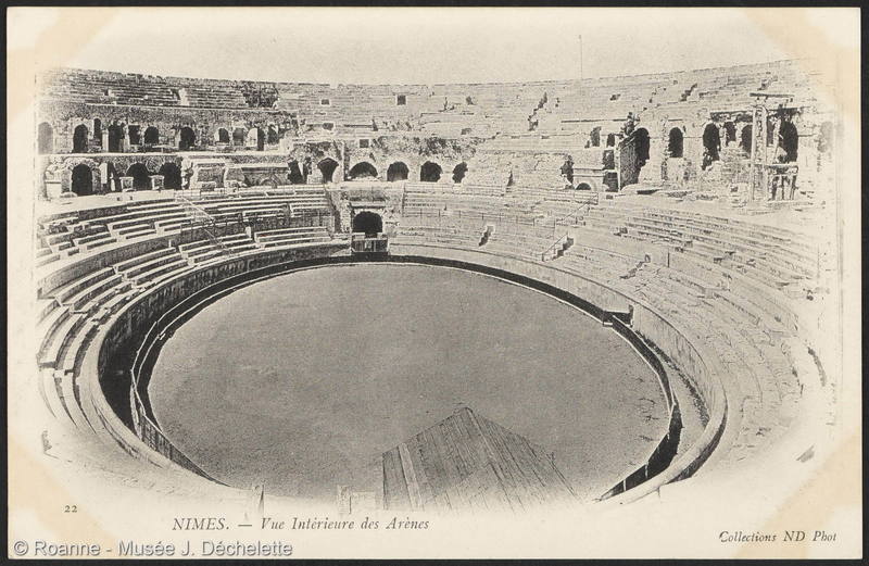 Nîmes - Vue Intérieure des Arènes