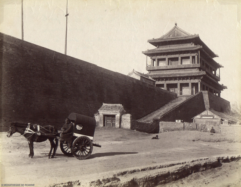 Pékin : porte de Tsiène-Nène