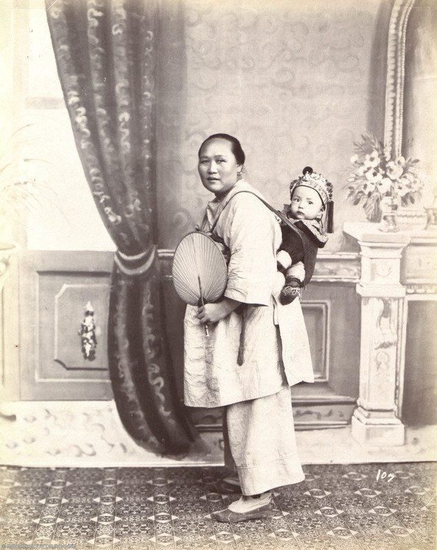 Femme chinoise et son enfant