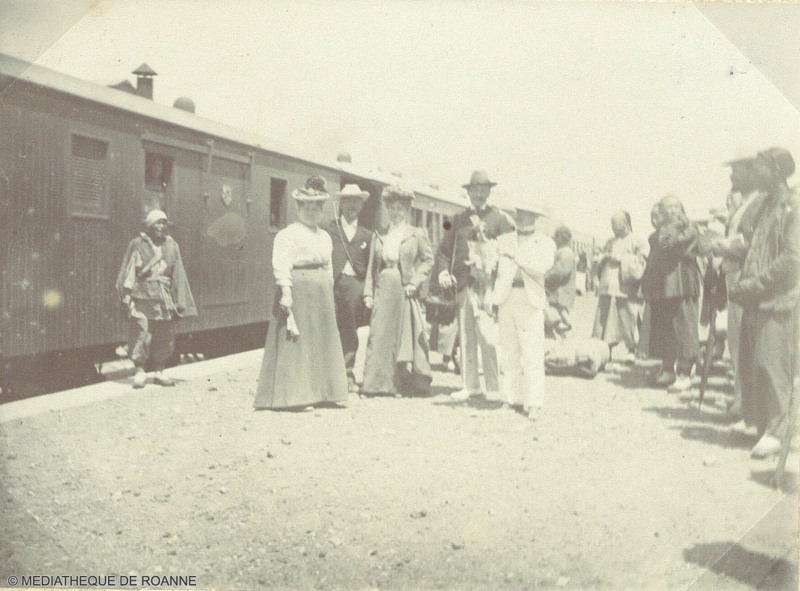 Pékin 1902 : sur le quai de la gare