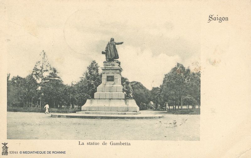 Saigon. La statue de Gambetta.