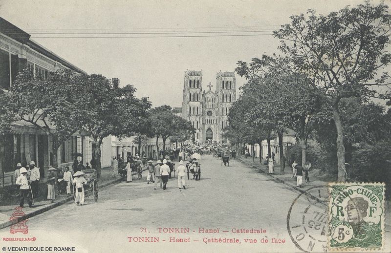TONKIN - Hanoï - Cattedrale. TONKIN - Hanoï - Cathédrale, vue de face.