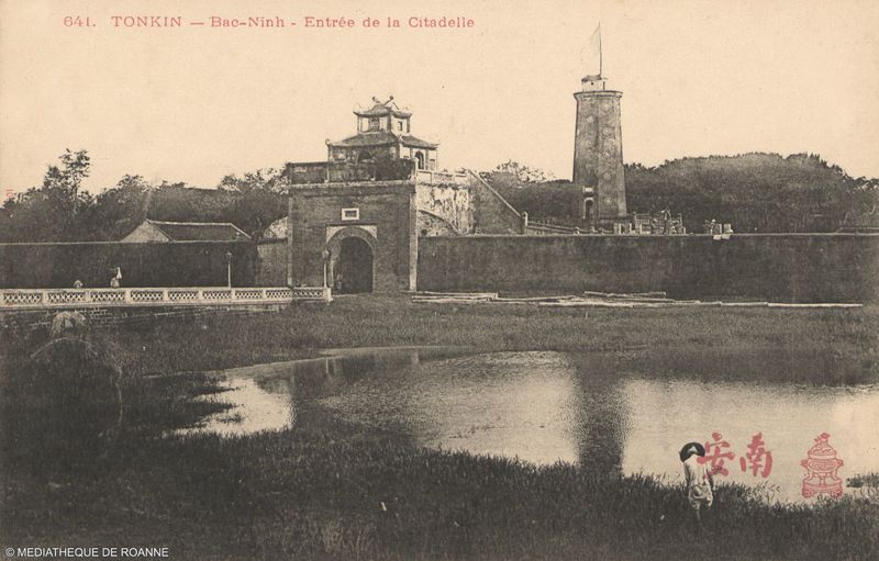 TONKIN - Bac-Ninh - entrée de la citadelle.