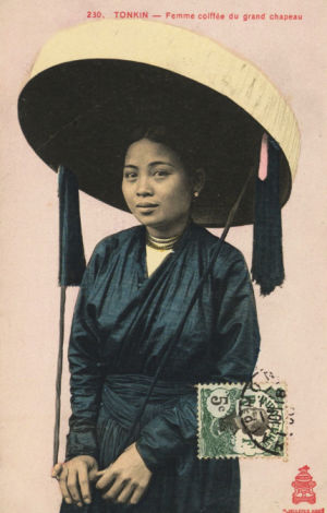 Tonkin - Hanoï - Femme coiffée du grand Chapeau