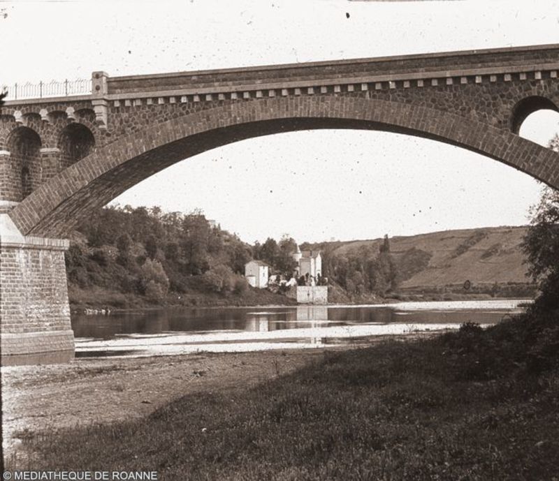 Villerest - Pont sur la Loire, vu du village