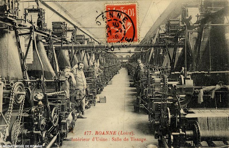 Roanne (Loire) - Intérieur d'usine : salle de tissage