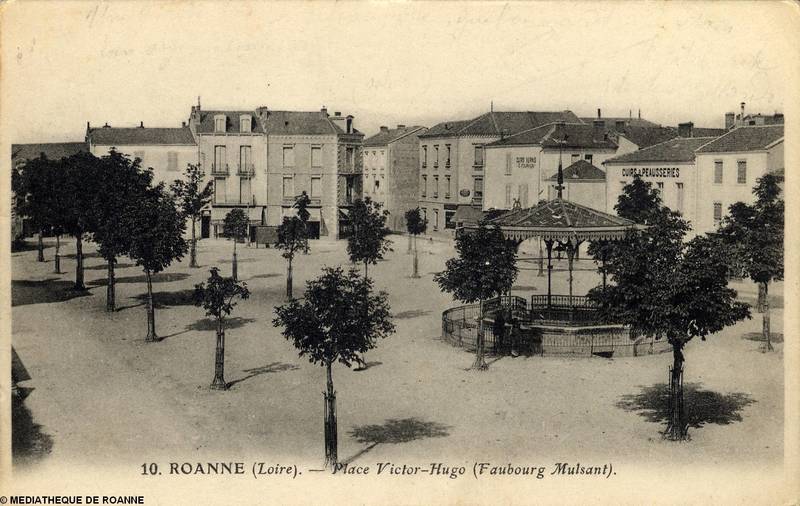 ROANNE (Loire) - Place Victor Hugo (Faubourg Mulsant)