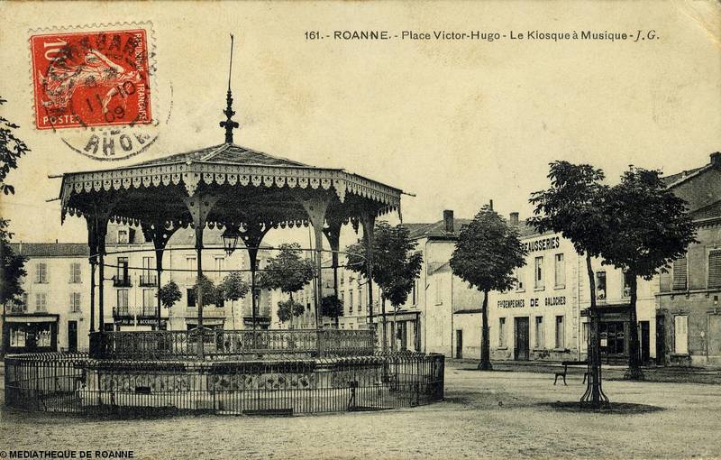 ROANNE - Place Victor Hugo - Le kiosque à musique
