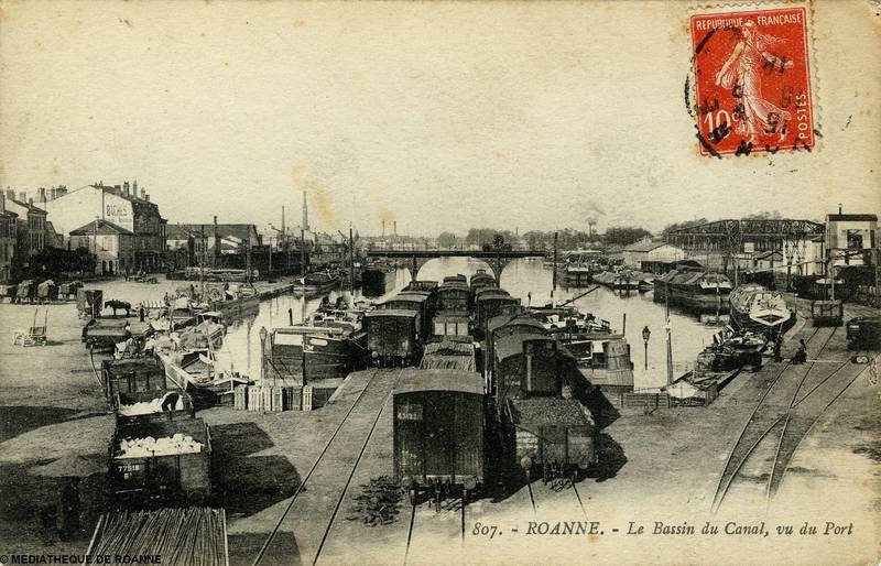 ROANNE - Le bassin du canal, vu du port