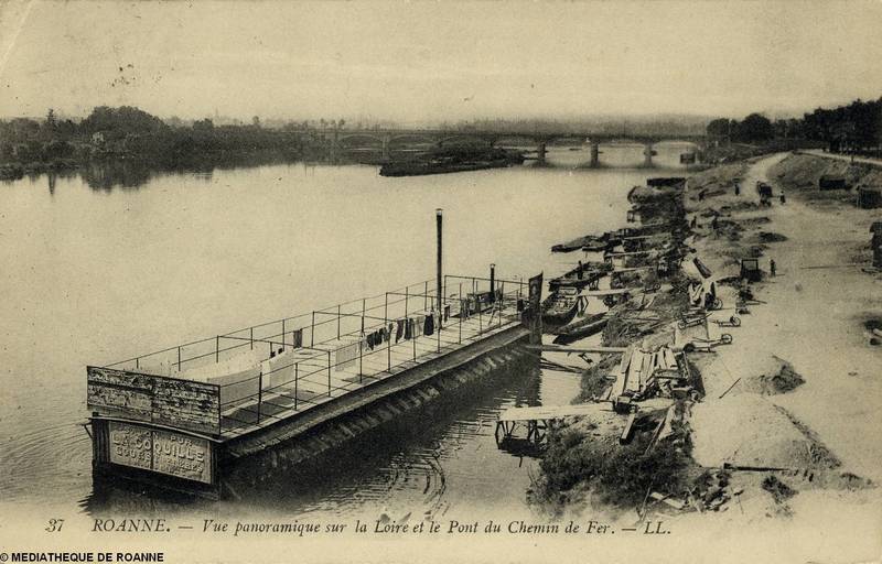 ROANNE - Vue panoramique sur la Loire et le pont du chemin de fer