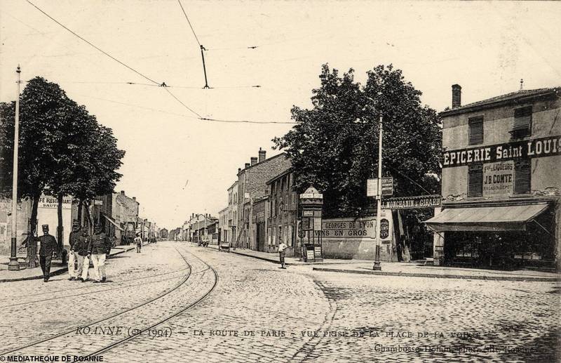 ROANNE (en 1904) - La route de Paris - Vue depuis la Place de la Voirie