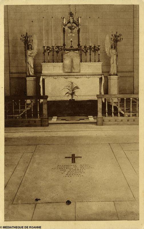 Carmel de Roanne (Loire) - La chapelle - Tombe de la Servante de Dieu : Mère Raphaël de Jésus 1829-1914 - transfert de 1929