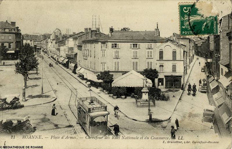 ROANNE - Place d'Armes - Carrefour des rue Nationale et du Commerce