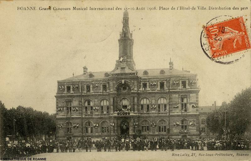 ROANNE - Grand concours musical international des 15-16 août 1908 - Place de l'Hôtel de Ville - Distribution des prix