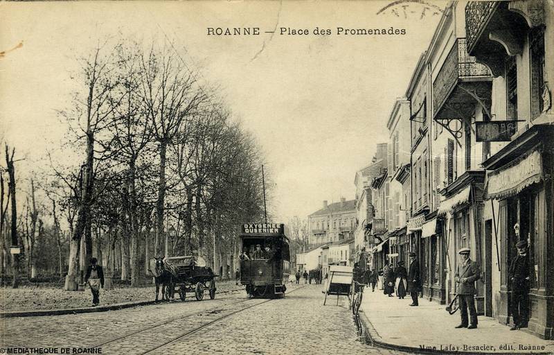 ROANNE - Place des Promenades