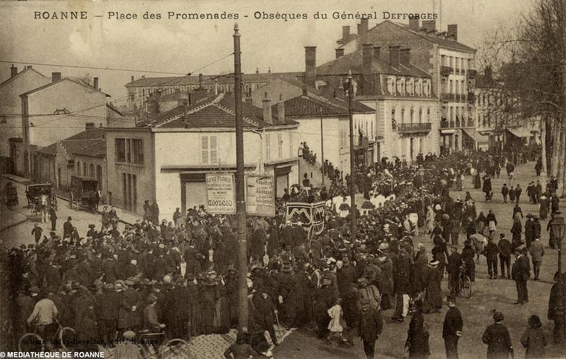 ROANNE - Place des Promenades - Obsèques du Général Defforges