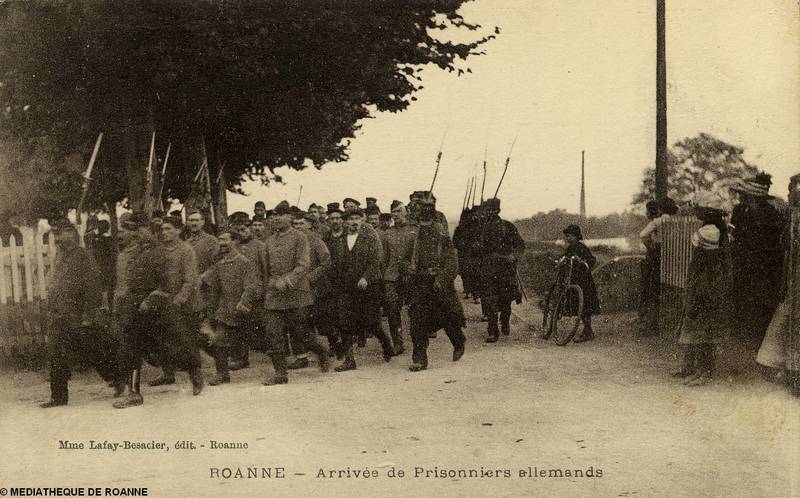 ROANNE - Arrivée de prisonniers allemands