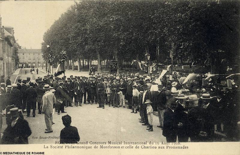 ROANNE - Grand concours musical international du 16 août 1908 - La Société Philarmonique de Montbrison et celle de Charlieu aux Promenades