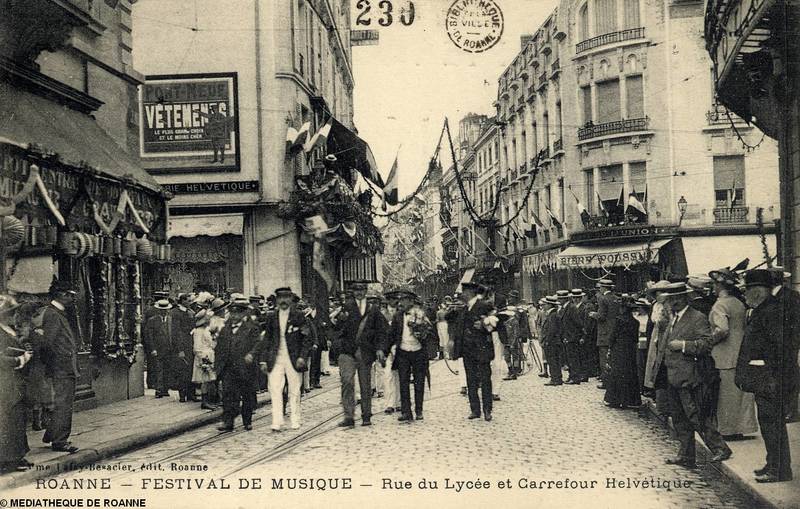 ROANNE - Festival de musique - rue du Lycée et Carrefour Helvétique