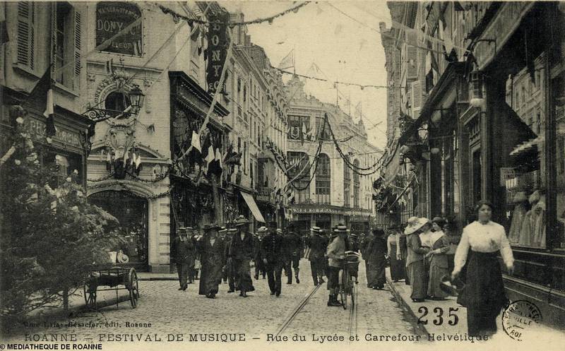 ROANNE - Festival de musique - Rue du Lycée et Carrefour Helvétique