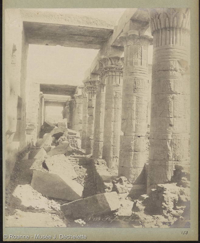 Phylae Colonnade du temple de Isis