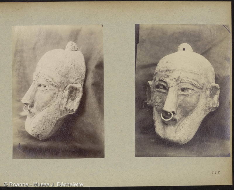Sans titre (Vue de face et de profil - Masque à suspendre  - Musée de Carthage Tunisie)