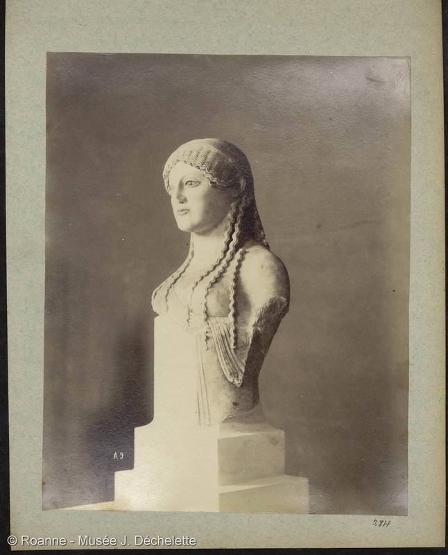 Sans titre (Buste de femme sculptée Grèce ?)