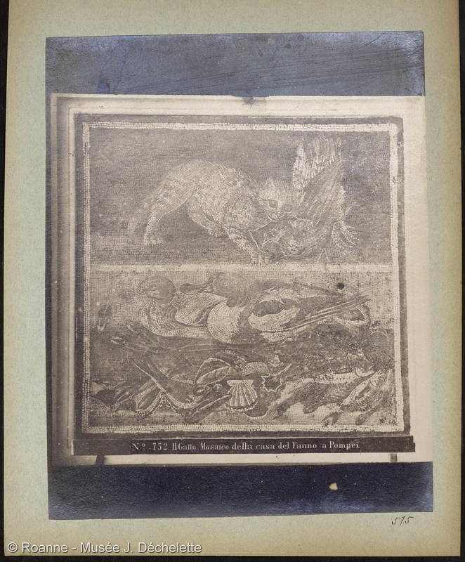 Il Gatto. Mosaico della casa del Fauno a Pompei. (Le chat. Mosaïque de la maison du Faune à Pompei)