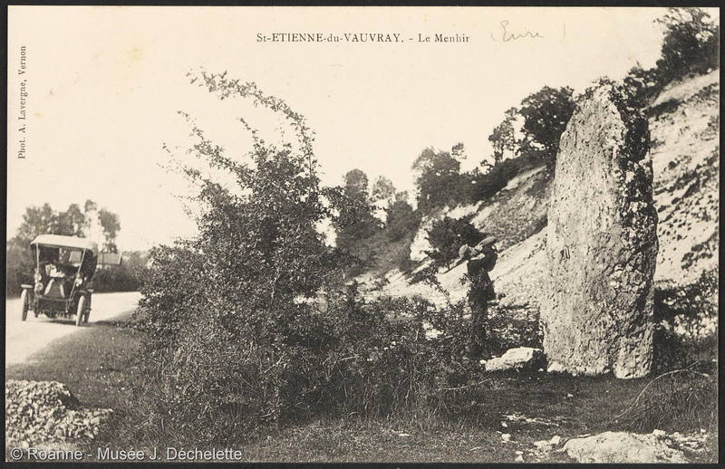 St-Etienne-du-Vauvray - Le Menhir
