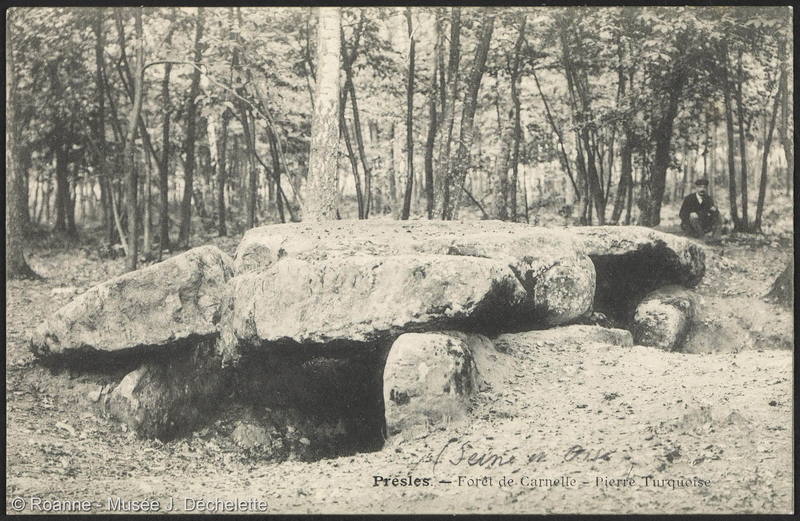 Forêt de Carnelle - Pierre Turquaise ou Turquoise  allée couverte bien conservée, longue de 11 mètres 50, large de 3 mètres
