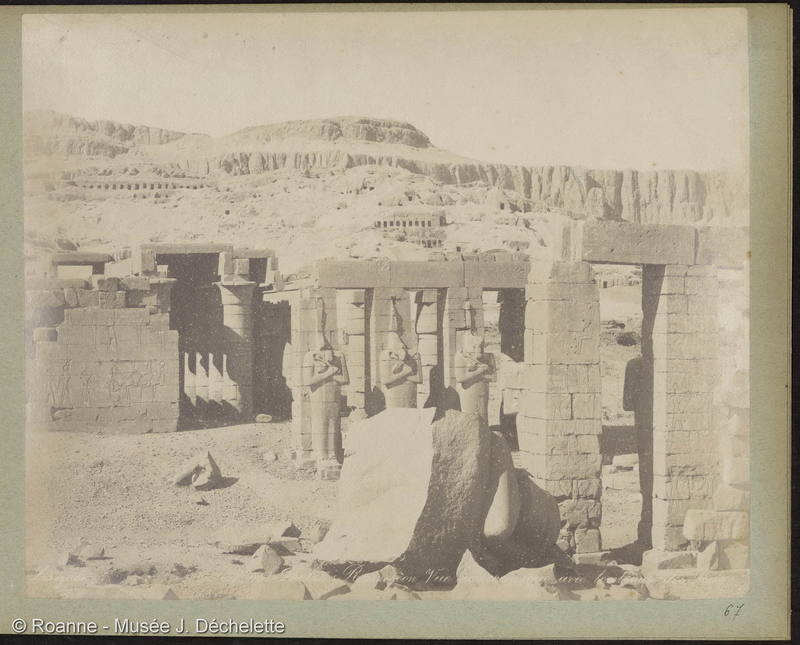 Thèbes Ramesseon Vue panoramique avec tombeaux des Rois