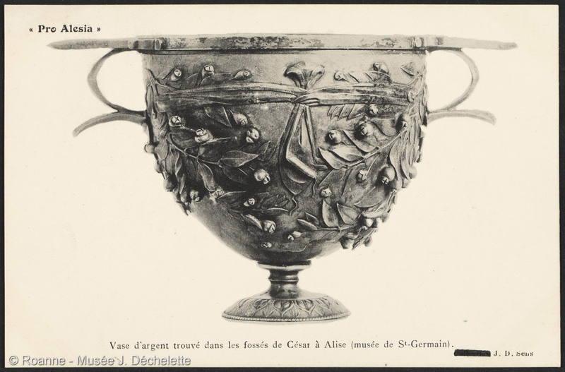 Pro Alesia - Vase d'argent trouvé dans les fosses de César à Alise (musée de St-Germain)