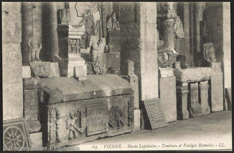 Vienne - Musée Lapidaire - Tombeau et Vestiges Romains