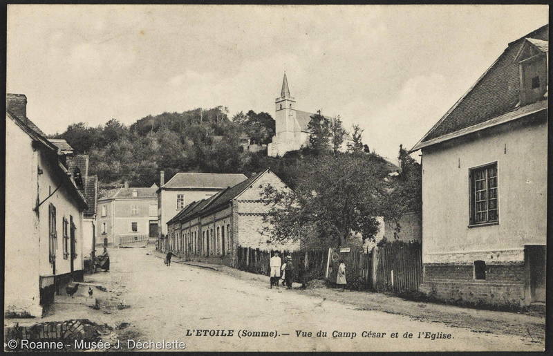 L'Etoile (Somme) - Vue du Camp de César et de l'Eglise