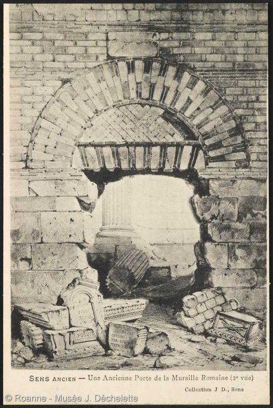 Sens Ancien - Une Ancienne Porte de la Muraille Romaine (2e vue)
