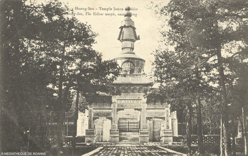 Hoang-Seu.Temple Jaune à Pékin. Hoang-Seu, The Yellow temple near Peking.