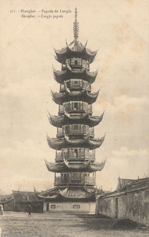Shanghai. Pagode de Longfa. Shanghai. Longfa pagoda.